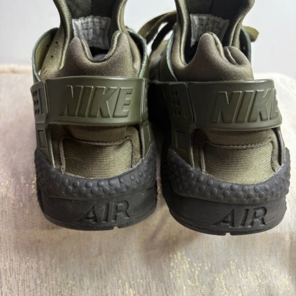 Nike Air Huarache Olive Green Running Lifestyle Sneakers Men US 10.5‎